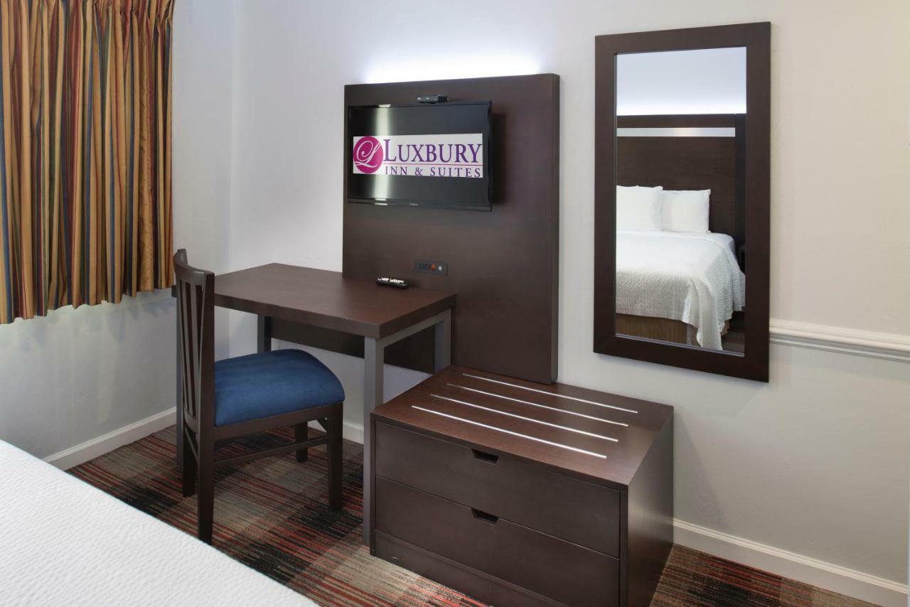 Luxbury Inn & Suites Maryville Exterior photo