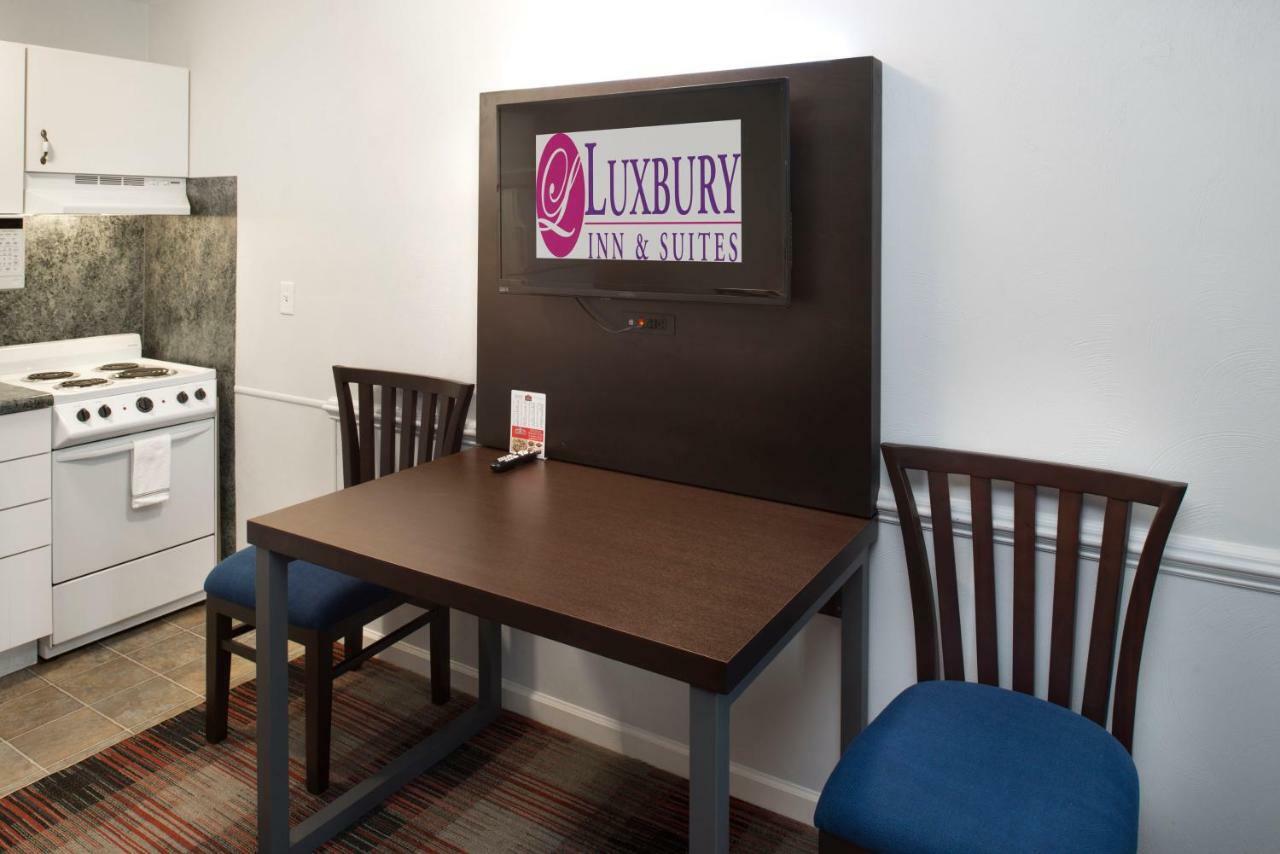 Luxbury Inn & Suites Maryville Exterior photo